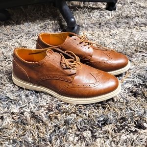 Nautica, size 9 1/2 mens tan brown dress shoes.